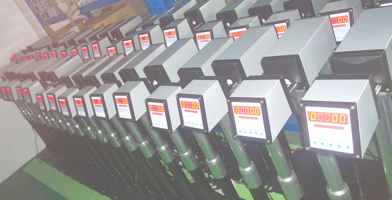 DDM Series Non-contact cable diameter controller being test.